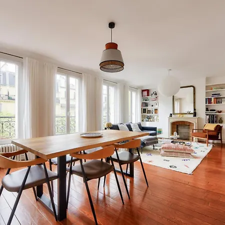 Apartment Charming With Open Views
