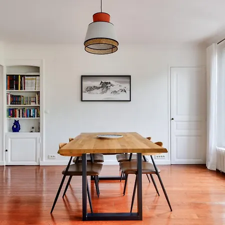 Charming With Open Views * Paris